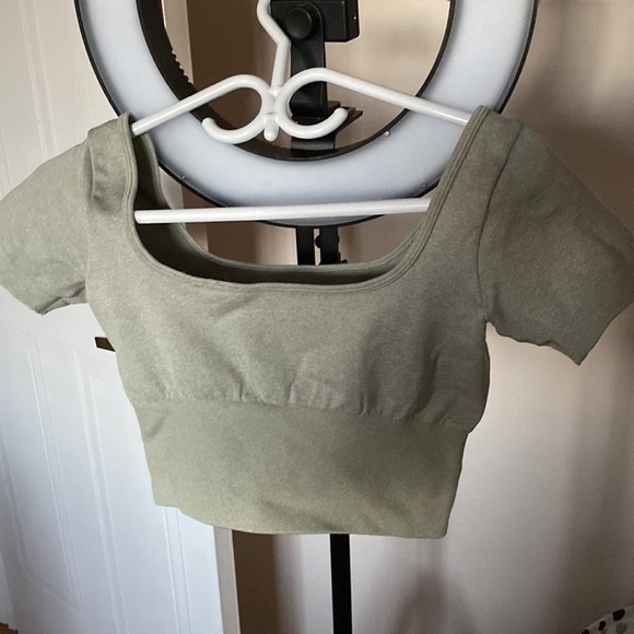 Guess sports top - Picture 3 of 4